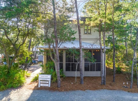 Sleeps 18, Bikes, Sunshine State of Mind, 30A, Pool, Beach Access House in Seacrest