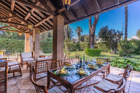 Property building, Day, Garden, Garden view, Breakfast