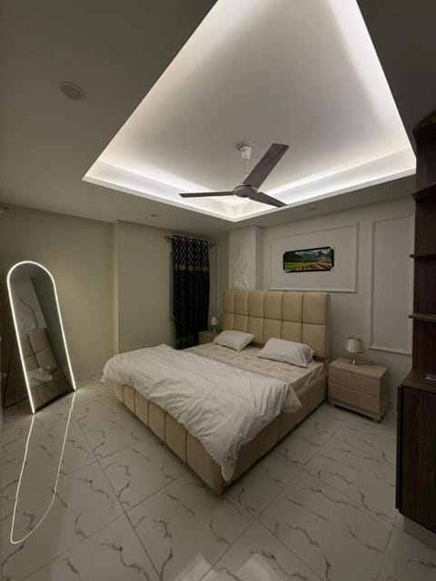 Photo of the whole room, Bedroom, air conditioner