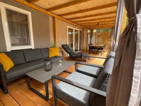 Balcony/Terrace, children, Family