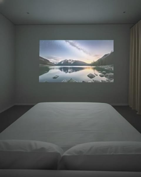 1BR near Hollywood Guitar with Private Patio Apartment in Hollywood