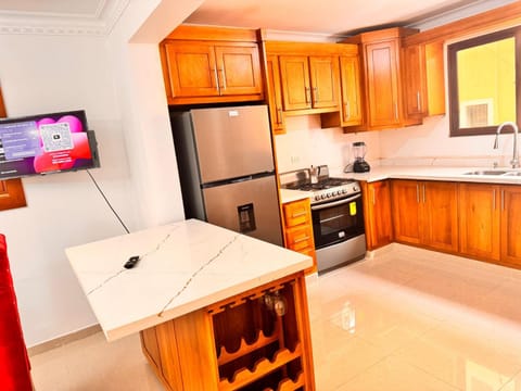 Restaurant/places to eat, kitchen
