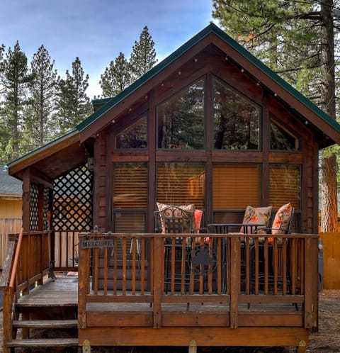 Property building, Patio, Balcony/Terrace