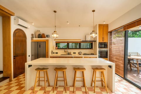 Kitchen or kitchenette, Dining area, dishwasher, oven, stove