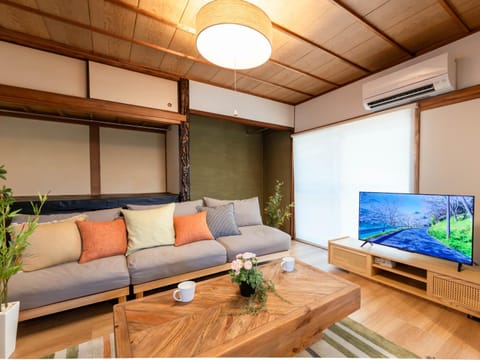 TV and multimedia, Living room, storage, air conditioner