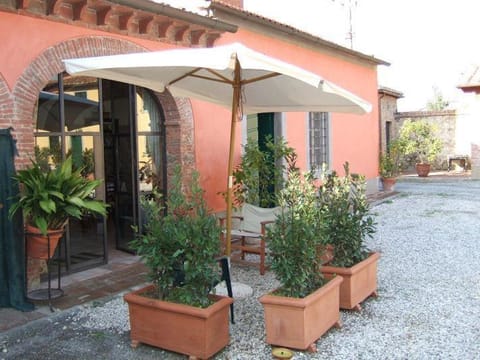 Casetta Rossa House in Capannori
