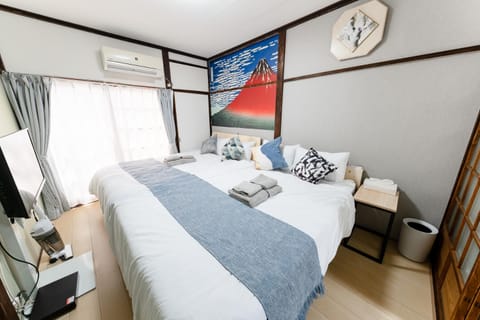 Bed, Bedroom, air conditioner