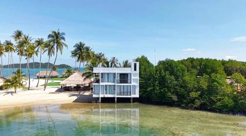 Property building, Natural landscape, Beach, Sea view