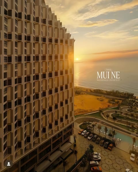 Day, Neighbourhood, Natural landscape, Sea view, Street view, Sunrise, Sunset, Parking