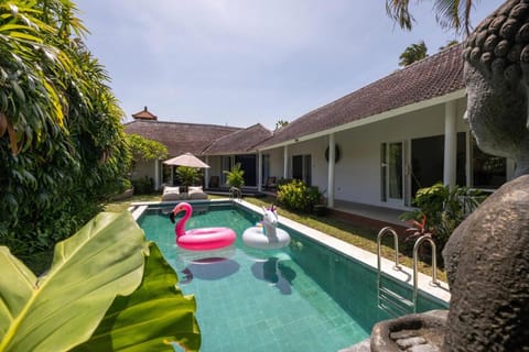 Property building, Garden, Garden view, Pool view, Swimming pool, Open Air Bath