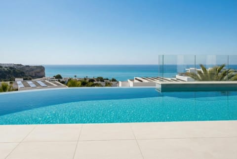 Nearby landmark, Day, Sea view, Swimming pool