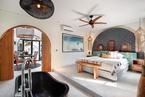 Bed, Bedroom, Bath