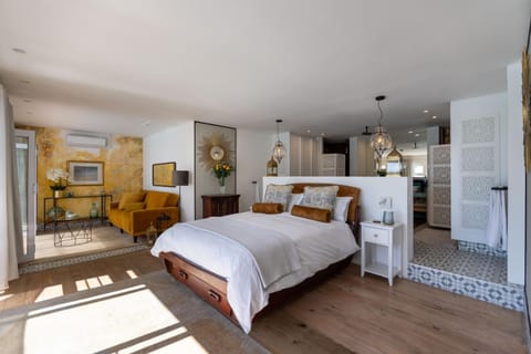 Shower, Bathroom, View (from property/room), Living room, Photo of the whole room, Bedroom