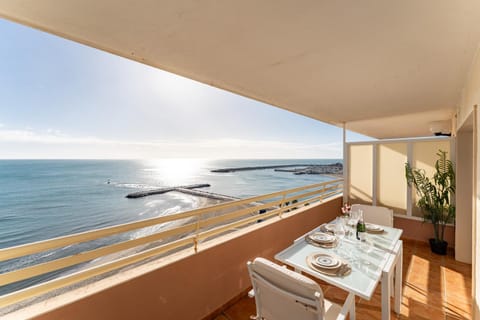 Day, Natural landscape, View (from property/room), Balcony/Terrace, Balcony/Terrace, Dining area, Sea view