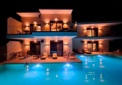 Property building, Swimming pool