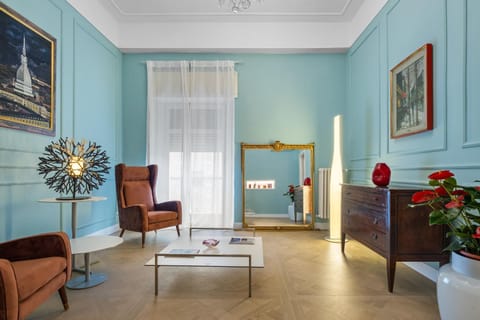Communal lounge/ TV room, Living room, Seating area, air conditioner