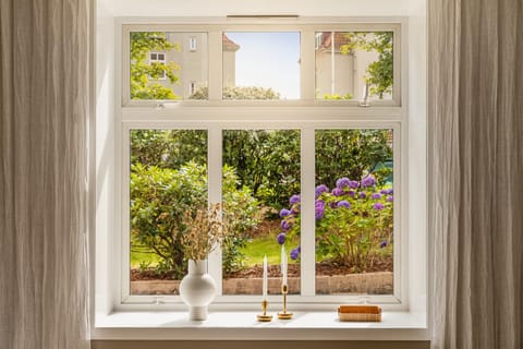 Bedroom, Garden view