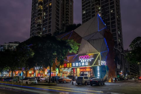 Property building, Night, Neighbourhood, City view, Location, Parking