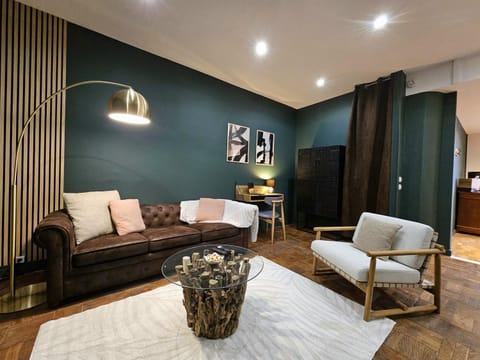 Living room, Seating area