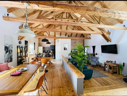 Communal lounge/ TV room, Living room, Seating area, Dining area