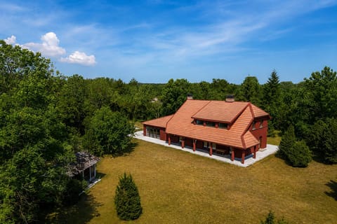 Property building, Day, Natural landscape, Garden view
