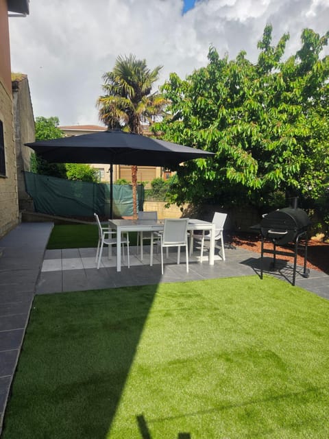 BBQ facilities, Garden, fireplace