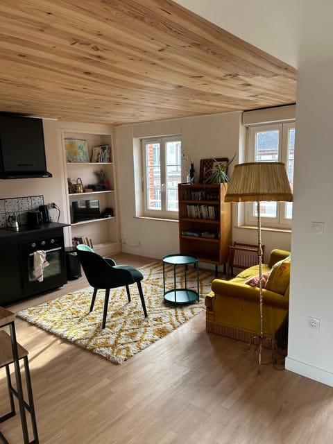 Living room, Seating area