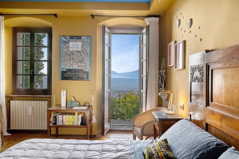 Charming Apartment with Lake View Apartment in Torri del Benaco