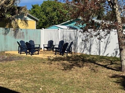 Family Escape - walk to beach near Mayo, TPC House in Jacksonville Beach