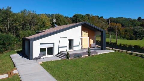 Facade/entrance, Spring, Summer, Autumn