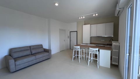 Living room, Seating area, Dining area, pet friendly, stove