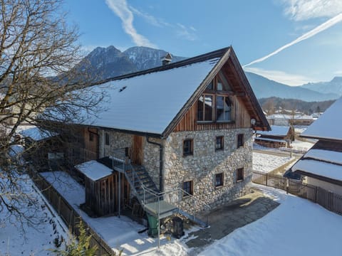 Property building, Day, Natural landscape, Winter, Lake view, Mountain view