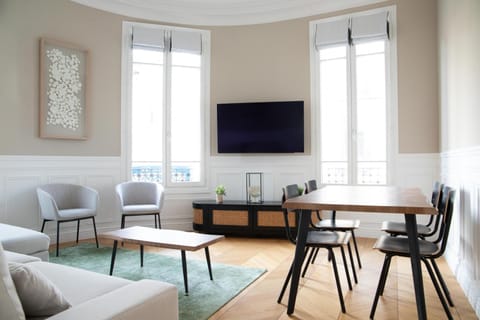Communal lounge/ TV room, Living room, Seating area, Dining area