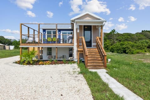 Blueberry Dunes Beach Cottage - Pet Friendly - Pool home House in Fernandina Beach