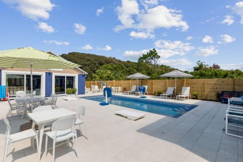 Blueberry Dunes Beach Cottage - Pet Friendly - Pool home House in Fernandina Beach