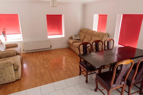 Hacketts Bar And Accommodation Hostel in Kilkenny City