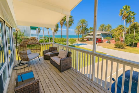 Unique 2 in 1 BayViews Pool condo Apartment in South Padre Island