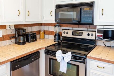 Unique 2 in 1 BayViews Pool condo Apartment in South Padre Island