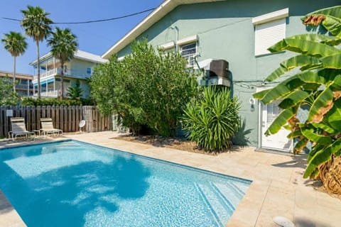 Unique 2 in 1 BayViews Pool condo Apartment in South Padre Island