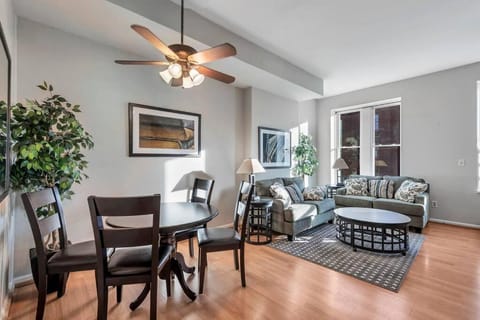 Settle into Soulard 6 Bedrooms 4 full baths House in Saint Louis