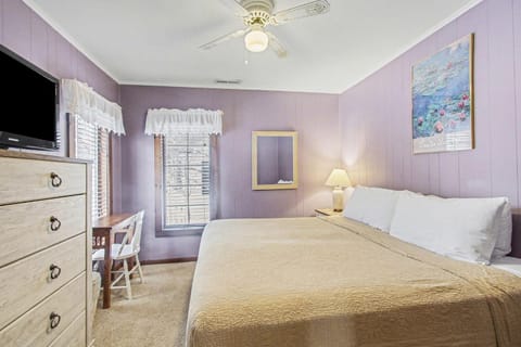 A Shore Thing House in Saugatuck