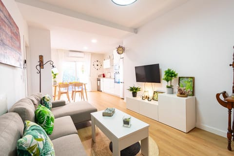 TV and multimedia, Living room, Dining area