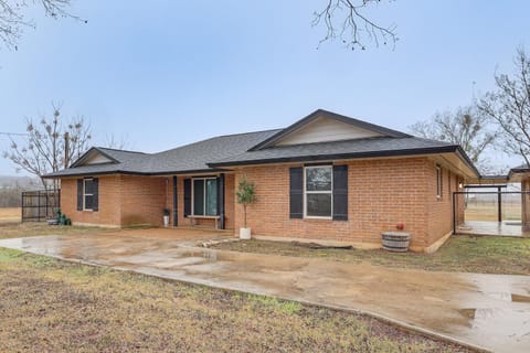 Private Patio and Yard Pet-Friendly Bulverde Home House in Bulverde