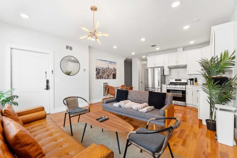 Kitchen or kitchenette, Living room, Seating area, oven, stove
