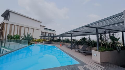 Swimming pool, Swimming pool