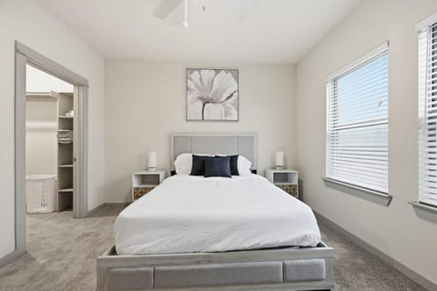 Chisholm Trace 1236 I Spacious 1 Bed 1 Bath Apartment in Cleburne