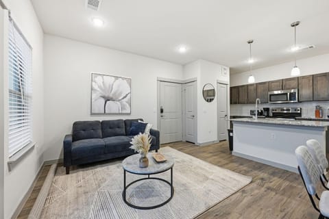 Chisholm Trace 1236 I Spacious 1 Bed 1 Bath Apartment in Cleburne