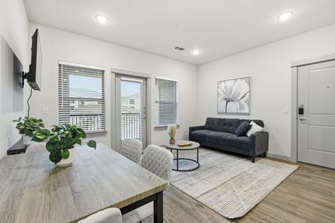 Chisholm Trace 1236 I Spacious 1 Bed 1 Bath Apartment in Cleburne