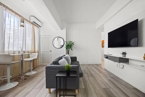 Living room, Photo of the whole room, air conditioner