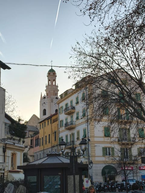 Property building, Neighbourhood, Street view